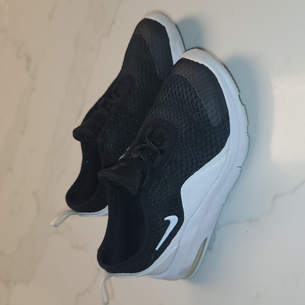 ♣️Black Nike Shoes